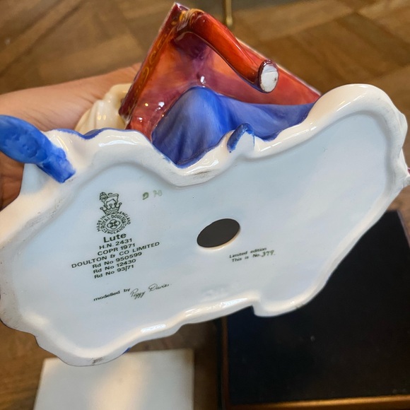 Royal doulton lute lady musicians statue - Picture 3 of 10